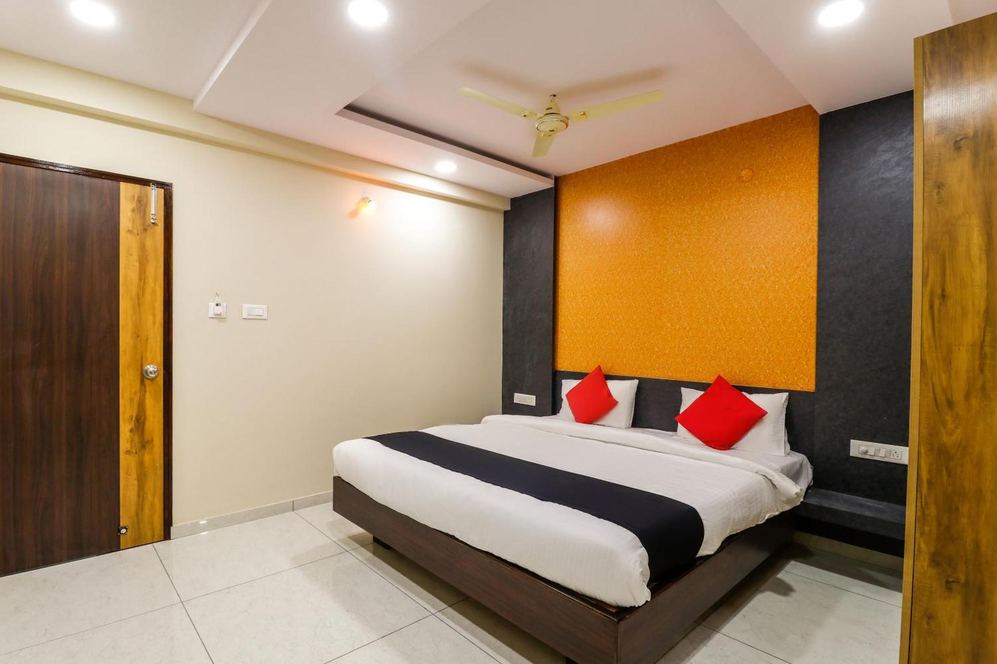 Готель Capital O N R Residency Yelahanka Екстер'єр фото